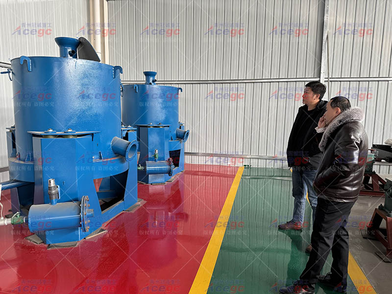 立式停机自动排矿离心机